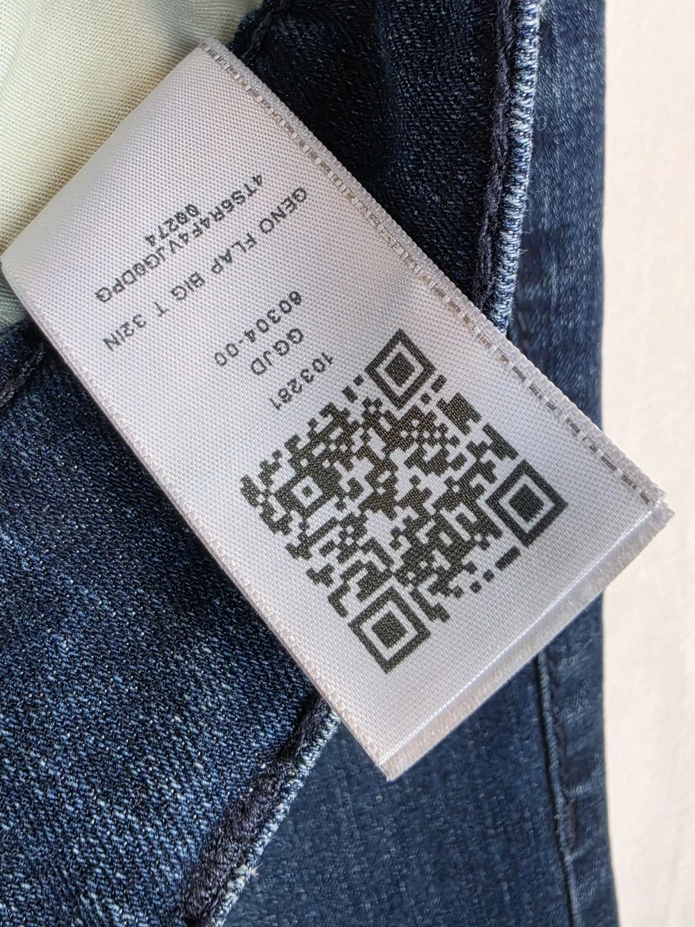 True Religion Geno Relaxed Slim Big T Flap Jeans Men's 36 Medium Wash NWT